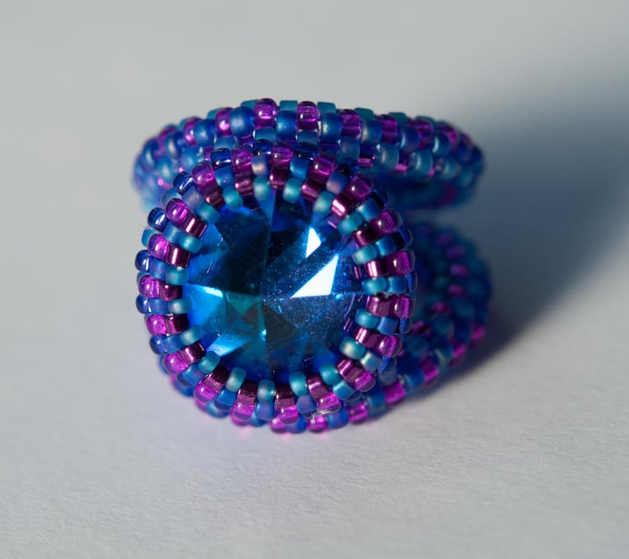 Beadwoven Heliotrope Rivoli double cocktail ring