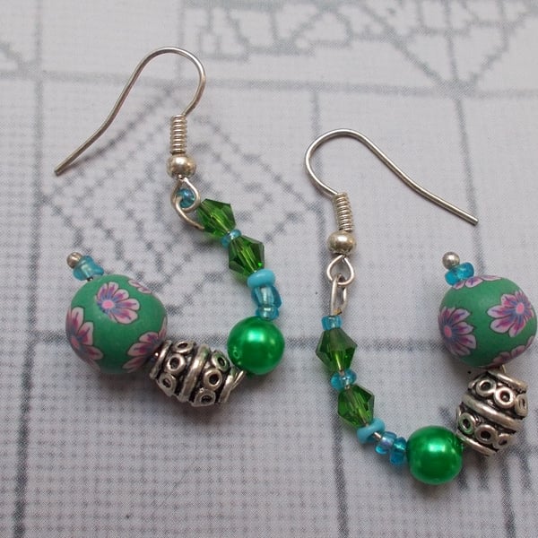 Beautiful Beaded Earrings in Green and Tibetan Silver