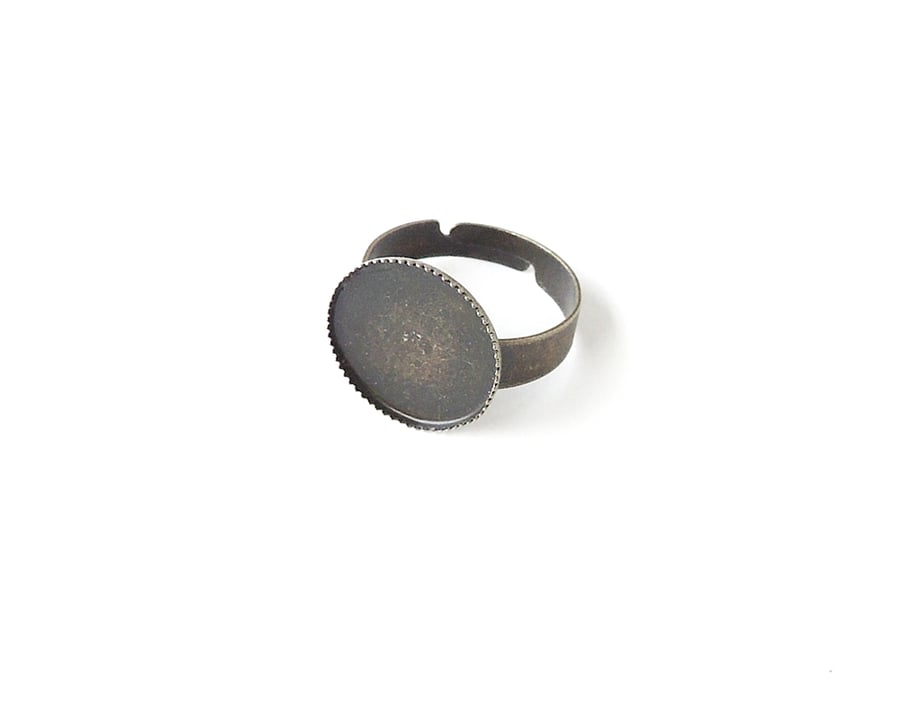 10 x Small Antique Bronze Adjustable Rings 14mm Bezel Setting  (1898)