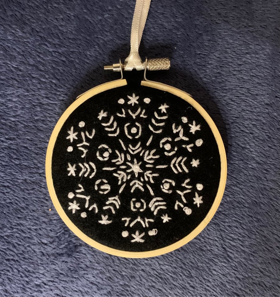 Snowflake hoop