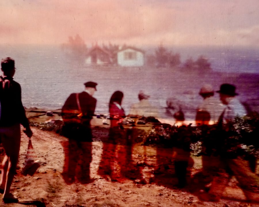 Slide Double SD07: The Sea House