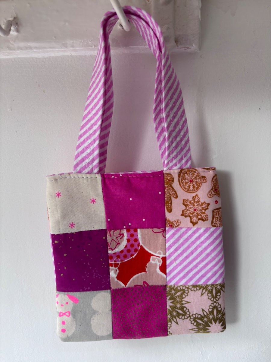 Summer seconds - pink patchwork mini bag - in Christmas fabrics - super cute
