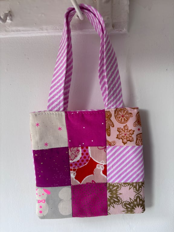 Summer seconds - pink patchwork mini bag - in Christmas fabrics - super cute