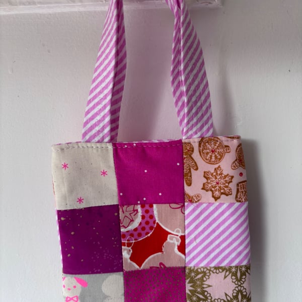 Summer seconds - pink patchwork mini bag - in Christmas fabrics - super cute