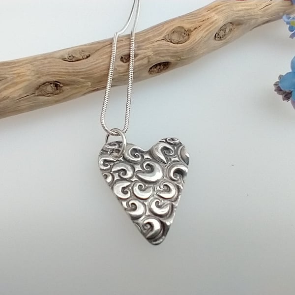 Fine Silver Shell Design Heart Necklace