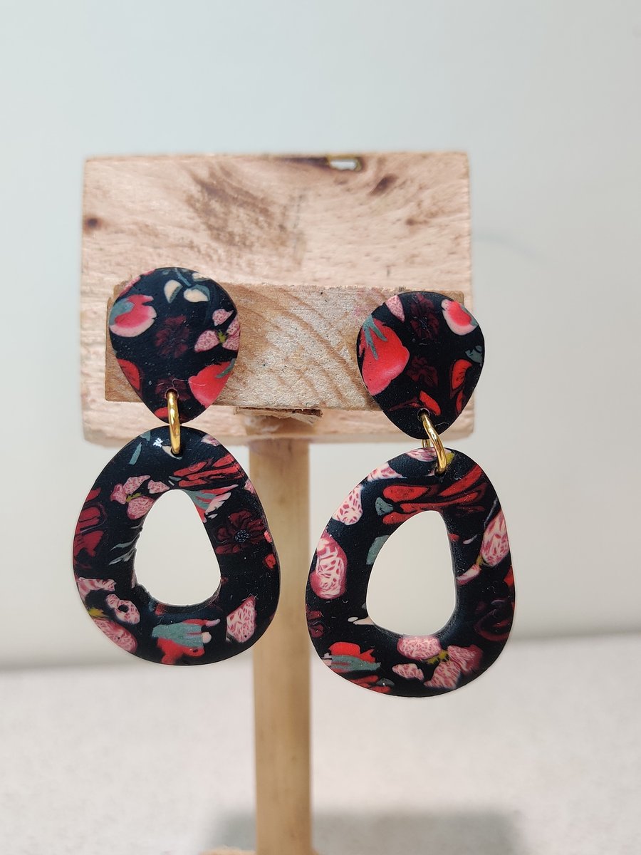 Winter floral pebble dangle earrings