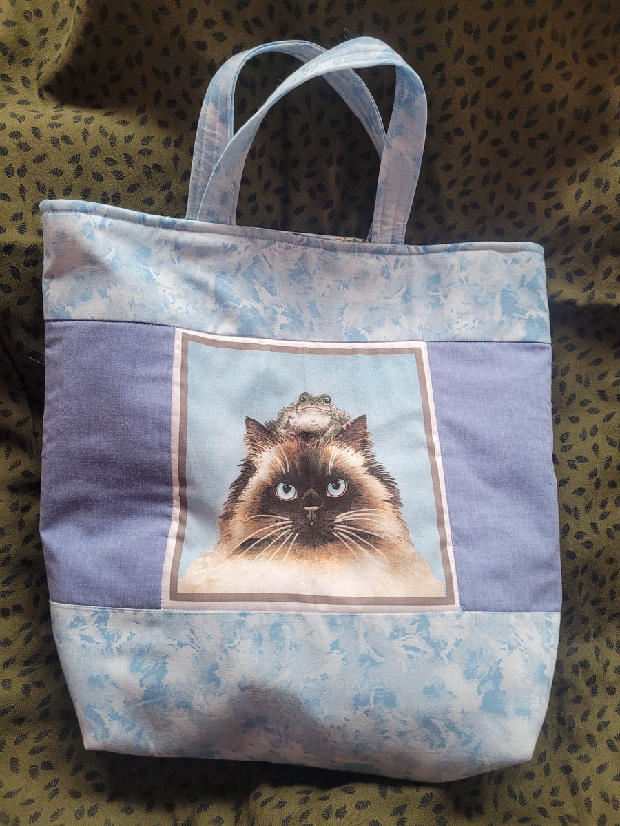 Cat shopping bag Persian cat with frog blue tote bag