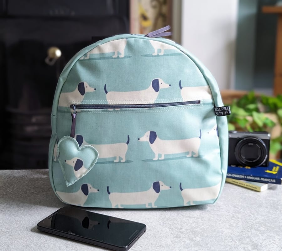 Seconds Sunday Dachshund small back-pack 