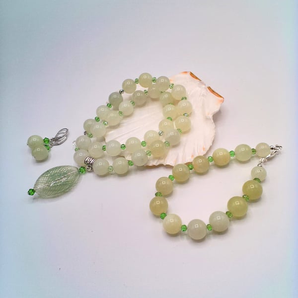 Olive Jade and Crystal Necklace with Hollow Glass Pendant Bracelet and Earrings 