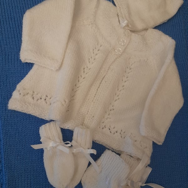 0-3 month Baby Hand knitted Matinee Set