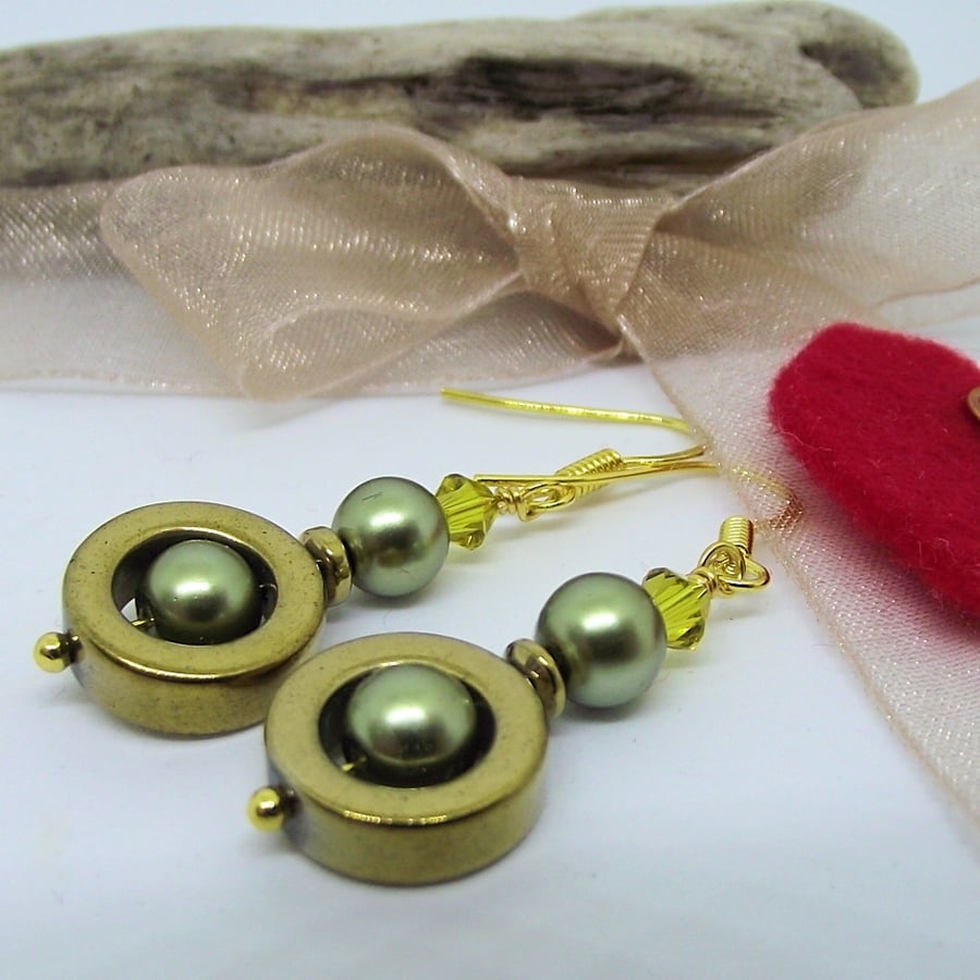 Earrings round gold haematite olive green pearl drop