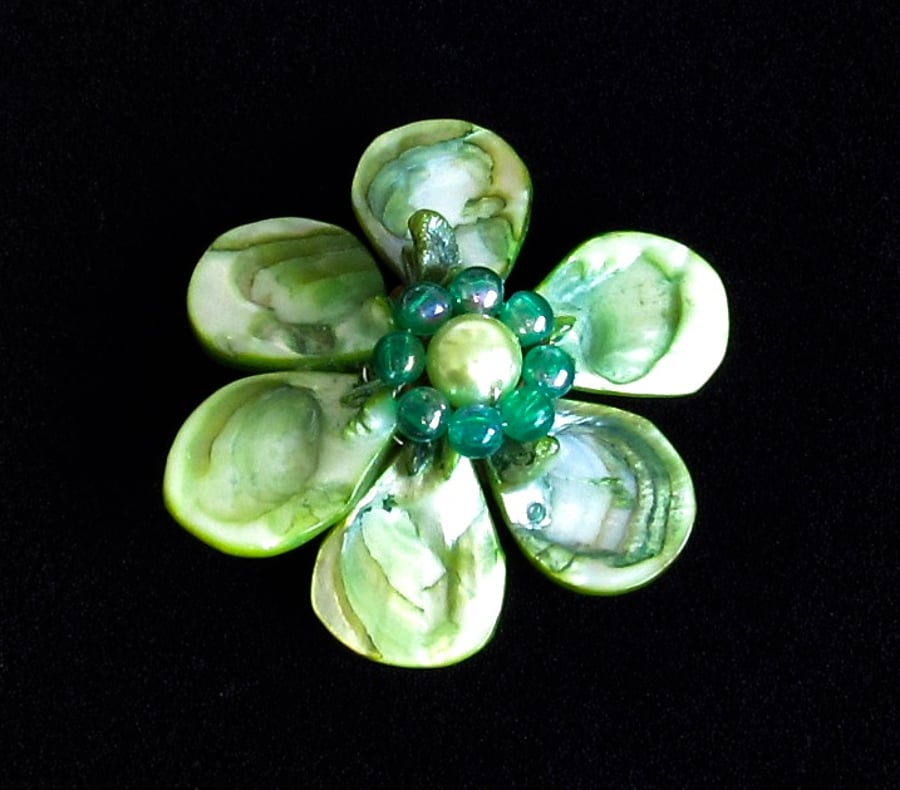 Shell Flower: Green Mother of Pearl Leaf Nuggets with Beads  (64mm)