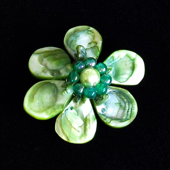 Shell Flower: Green Mother of Pearl Leaf Nuggets with Beads  (64mm)