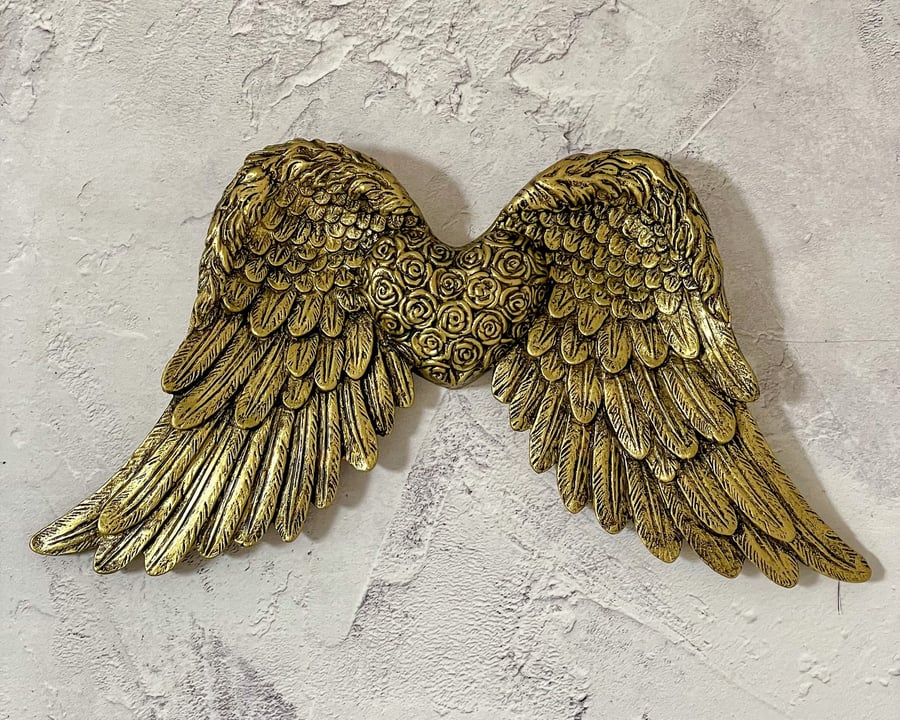 Rose Heart & Wings Wall Decor