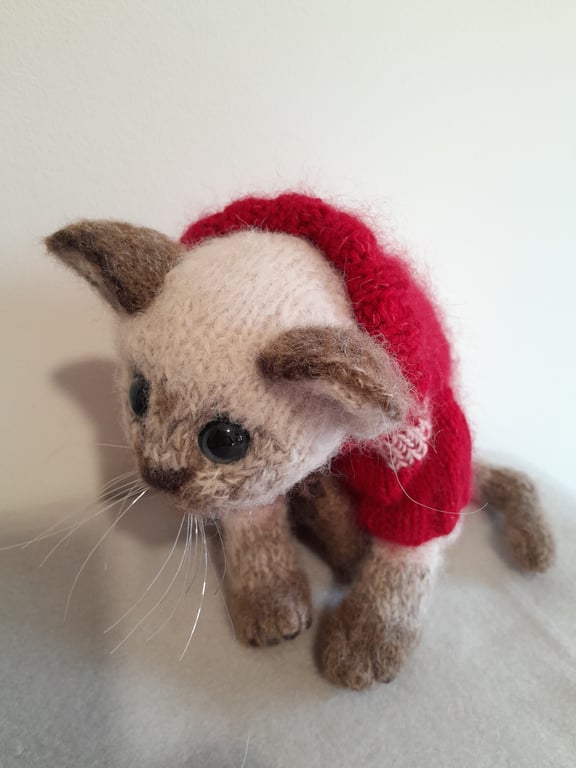 New Little Kitten, Dotpebblesknits Design