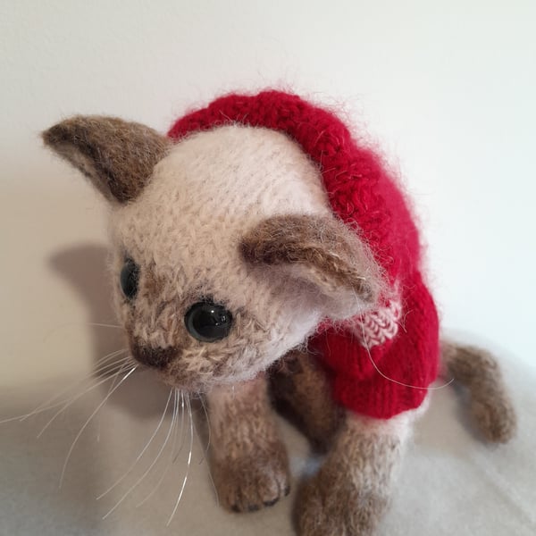 New Little Kitten, Dotpebblesknits Design