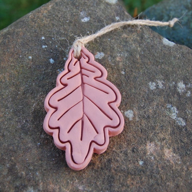 Oak Leaf Terracotta Essential Oil Diffuser - Natural Air Freshener