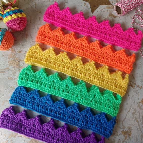 Christmas Cracker Hats Party Crowns Limited Edition Set of 6 Bright Neon