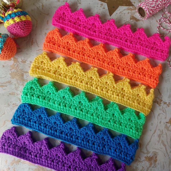 Christmas Cracker Hats Party Crowns Limited Edition Set of 6 Bright Neon