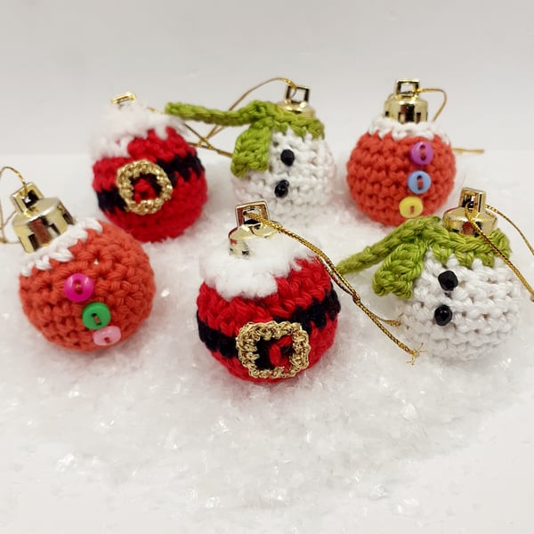 Tiny Crochet Christmas Baubles 