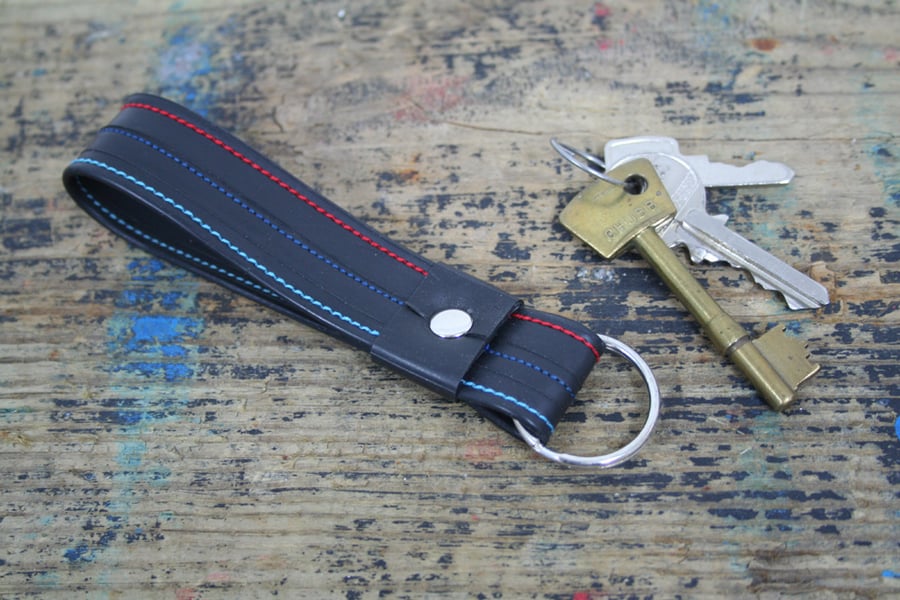 Recycled bicycle inner tube keyring