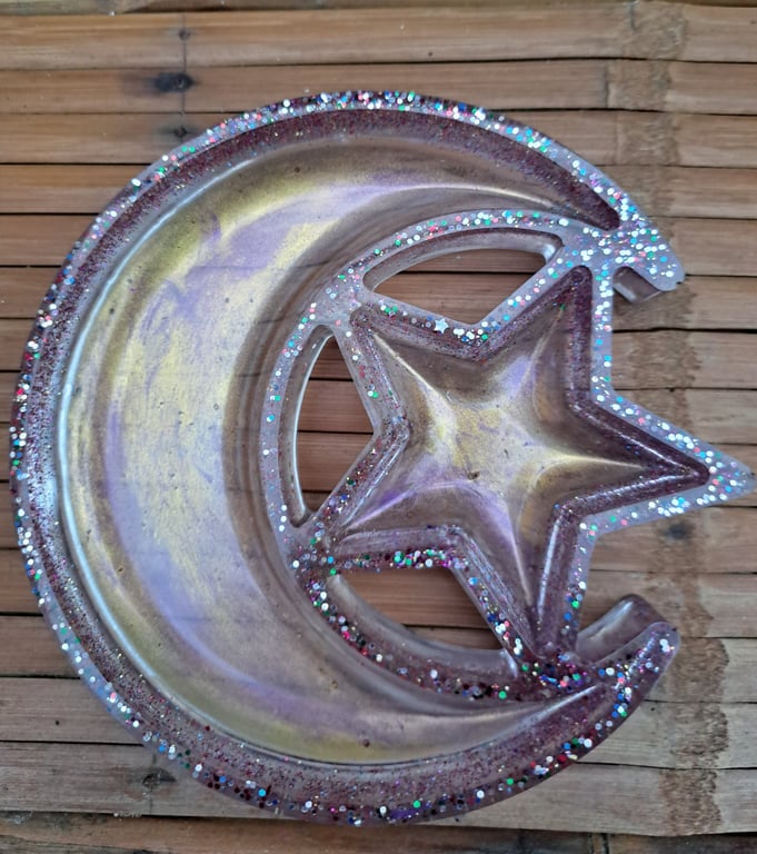 2x designs Crescent moon and star resin dish, trinket holder 