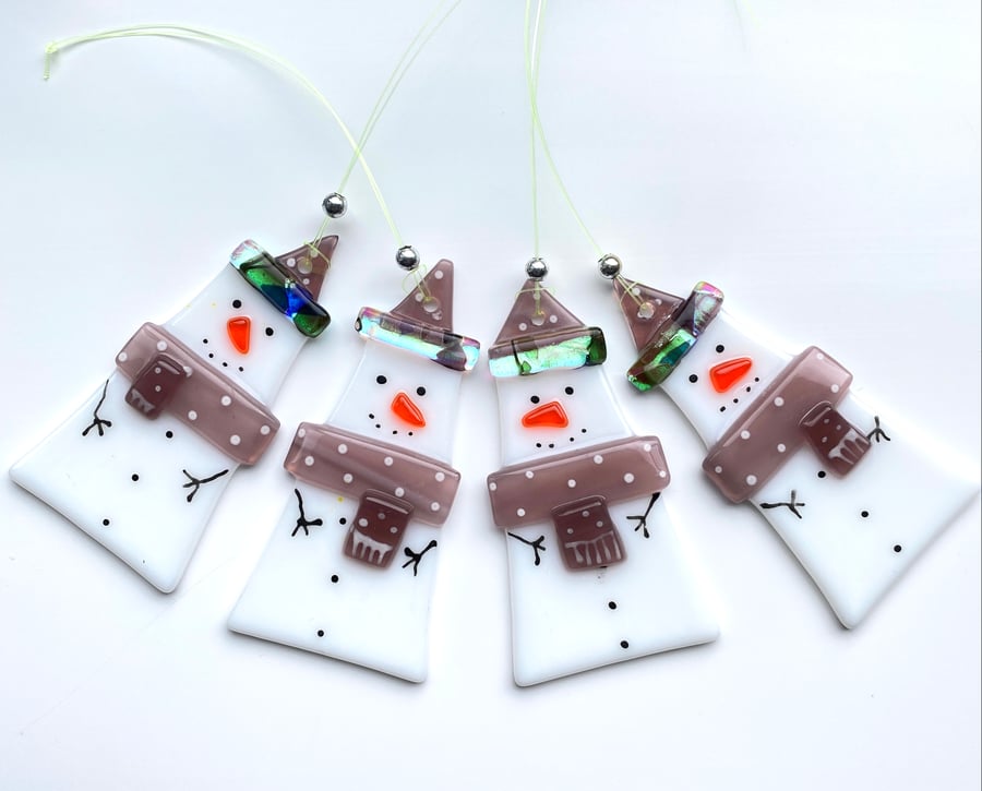 Fused glass snowman ( lady ) 