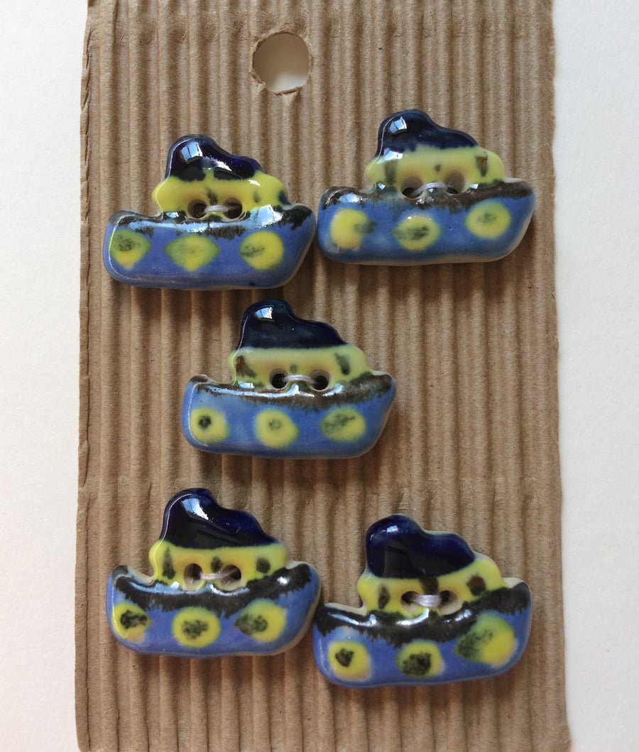Set of 5 ceramic blue and yellow boat buttons