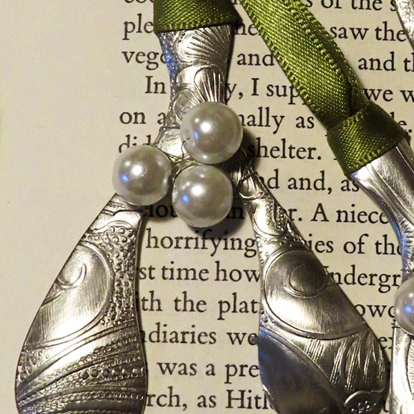 Pewter Mistletoe Christmas Decoration