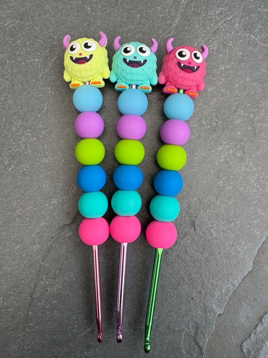 Monster silicone beaded crochet hook 