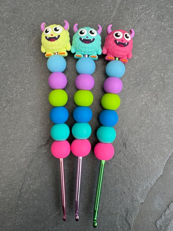 Monster silicone beaded crochet hook 