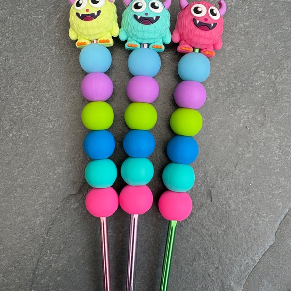 Monster silicone beaded crochet hook 