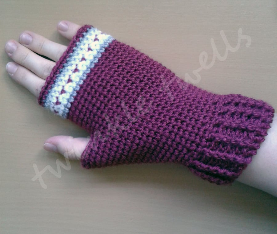 Crochet Fingerless Gloves - Wine Medium-Large