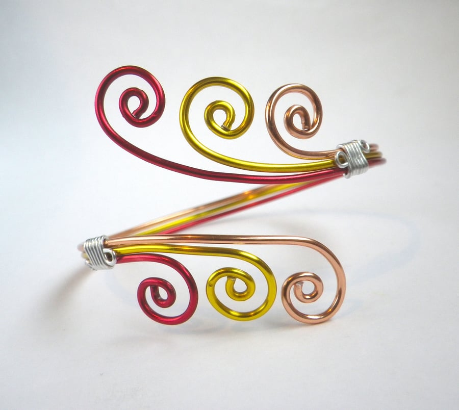 Handmade swirl wave wire bangle