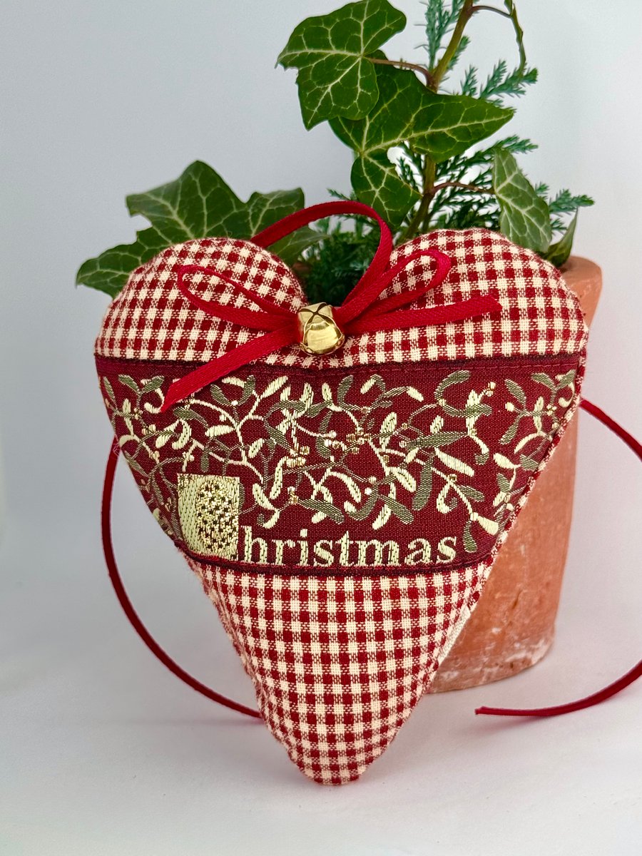 MISTLETOE CHRISTMAS HEART DECORATION - burgundy check and gold