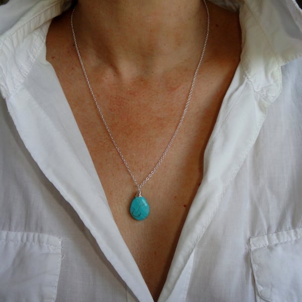 Silver teardrop shaped turquoise necklace