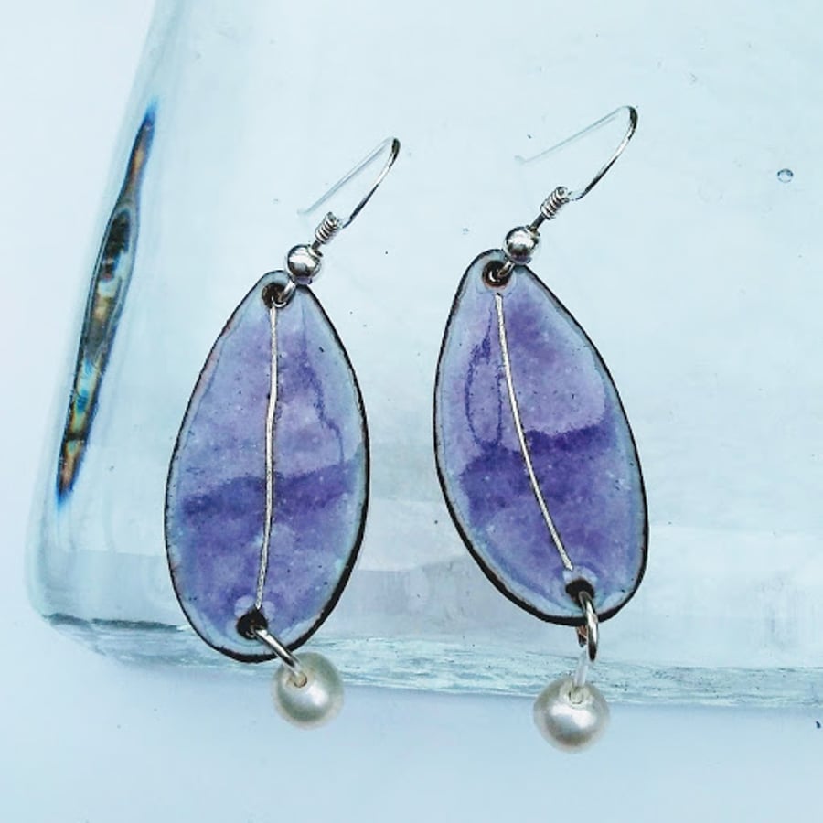 OVAL LEAF SHAPED ENAMELLED EARRINGS WITH STERLING SILVER & FRESHWATER PEARLS