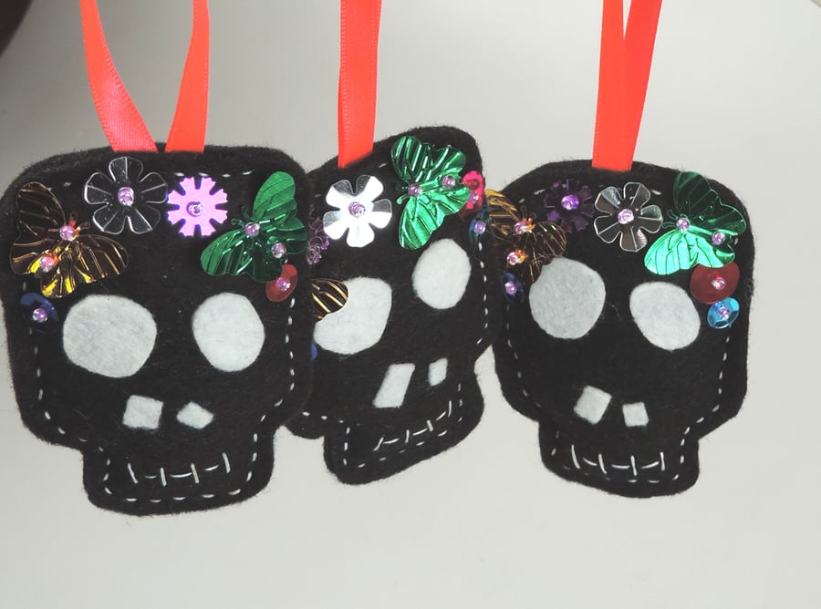Halloween Skull, Day of the Dead, Fun Felt Decorations set of 3 skulls