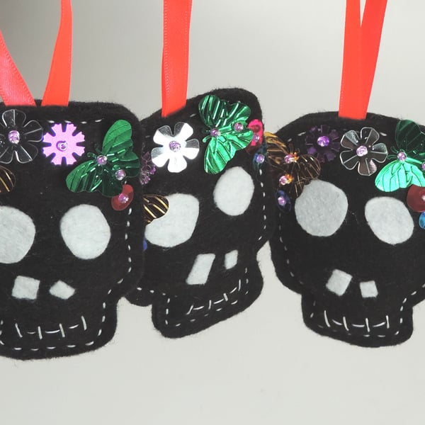 Halloween Skull, Day of the Dead, Fun Felt Decorations set of 3 skulls