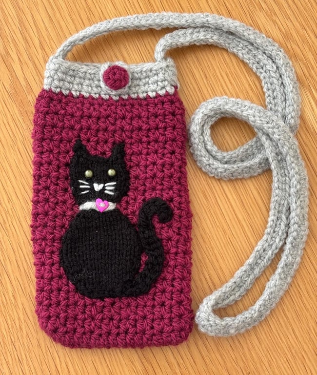 Crochet Dark Pink Phone Bag With Black Cat Motif (J189)