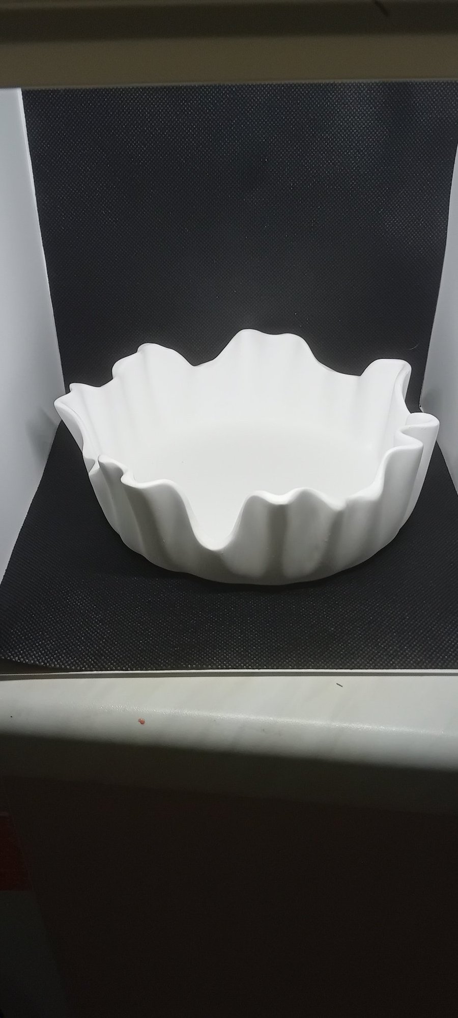 Curved edge bowl