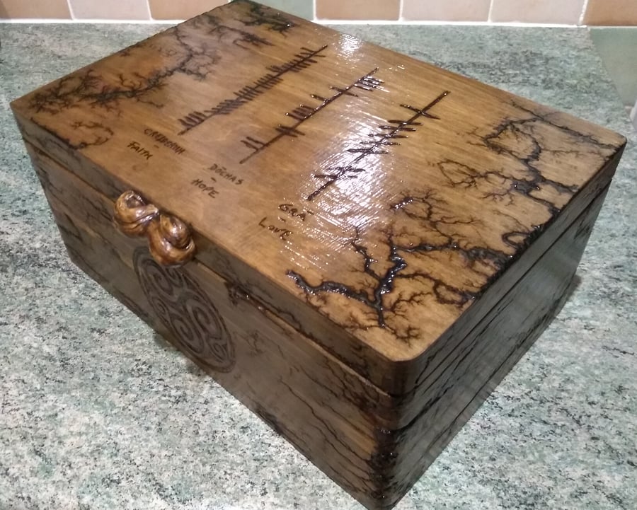 'Infinity' - Storage box