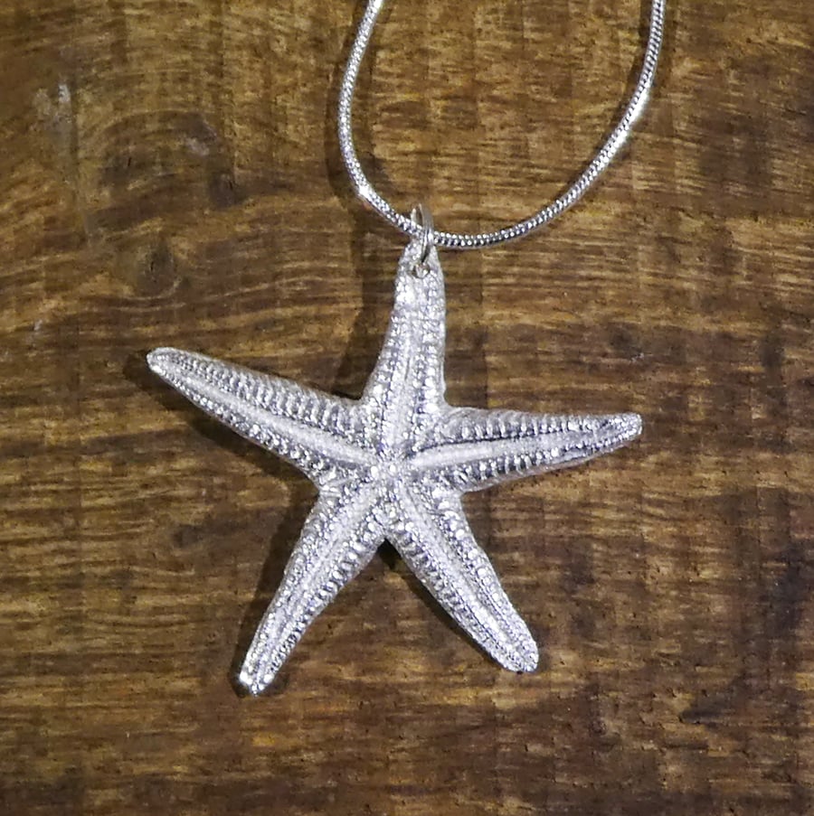 Silver starfish pendant