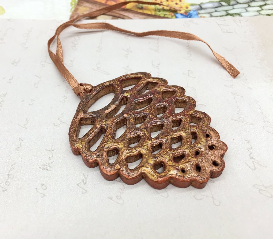 Wooden pine cone fretwork style hanging decoration autumnal ornament