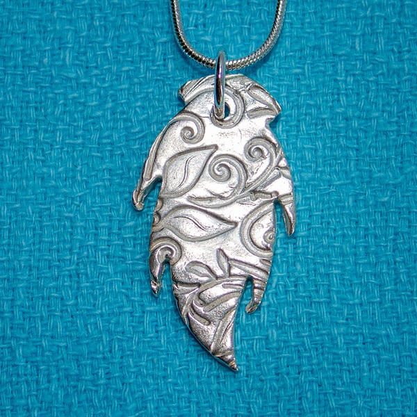 Patterned Leaf Pendant (FSP28)