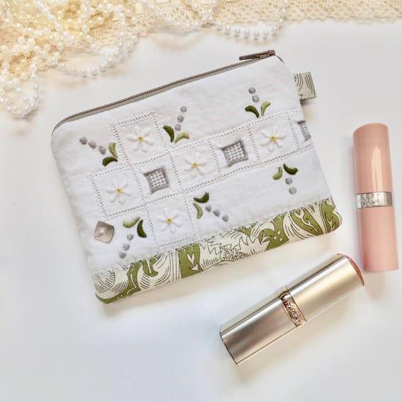 Coin purse in reclaimed embroidered cloth with William Morris fabric green 