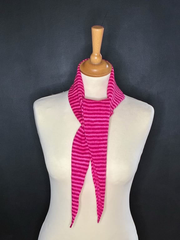 Pointy Scarf - Ruby & Bubblegum