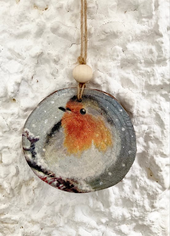 Little Winter Robin Red Breast Christmas Decoration Wood Slice Hanging Bauble