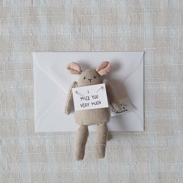 Small Pocket Mouse holding note, I Miss You, Gift