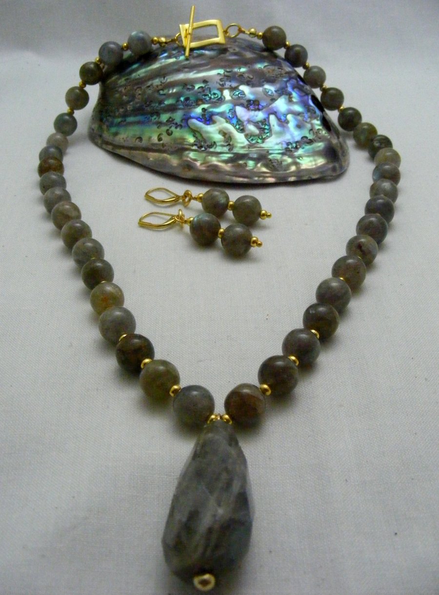 Labradorite Gemstone Jewellery Set.